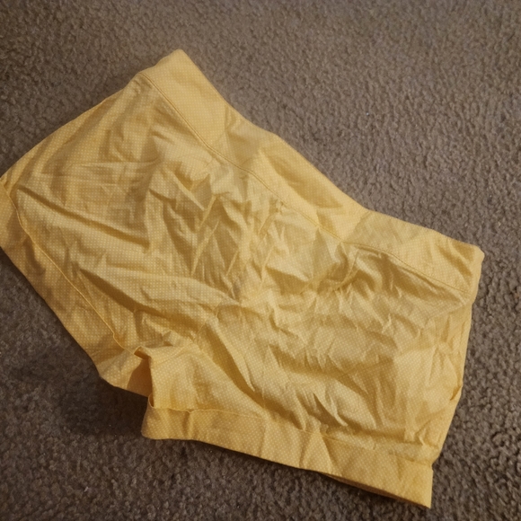 SIZE 11 yellow polka dot shorts - Picture 2 of 3